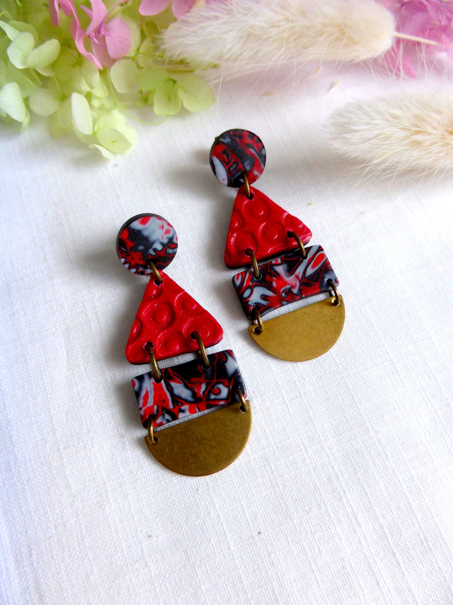Boucles d&#039;oreilles triangulaires - Fleurs de feu