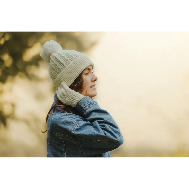 Cable Knit Bobble Hat