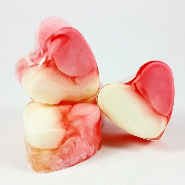 Savon en forme de cœur senteur framboise