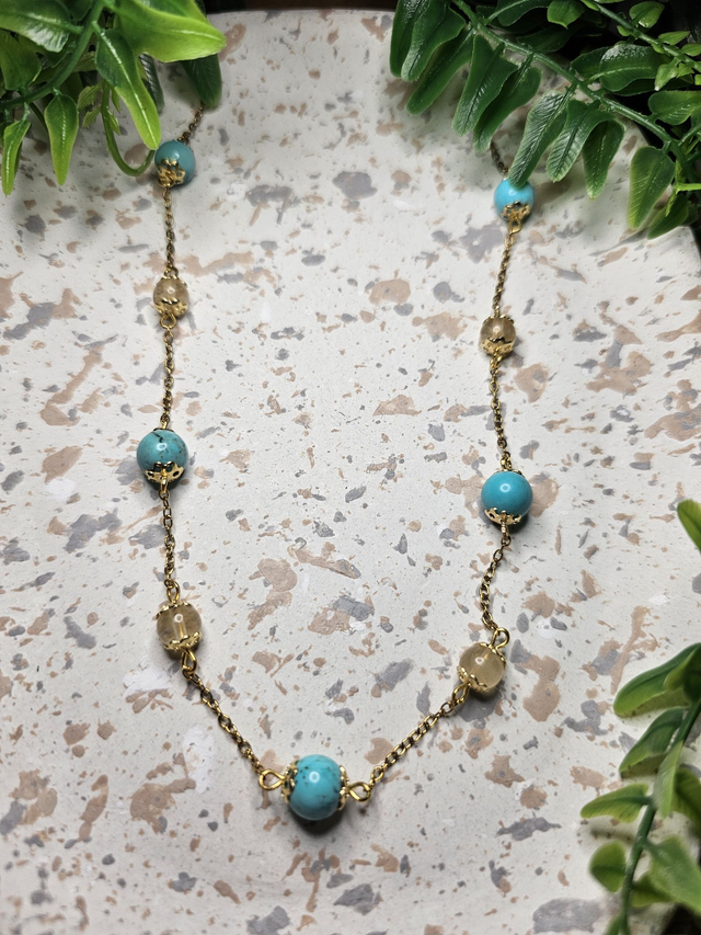 Collier en pierres naturelle en Howlite turquoise et citrine OR ou ARGENT