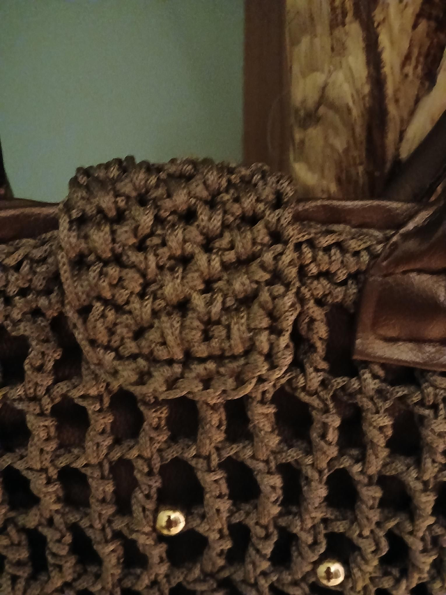 Sac au crochet et simili cuir brun bronze avec perles dorées