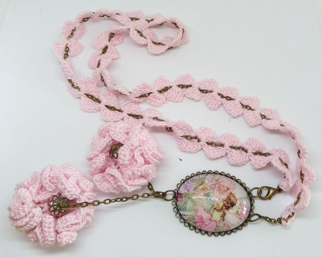 COLLIER PENDENTIF CROCHETE