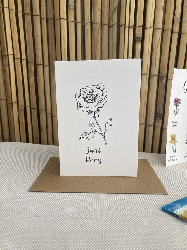 Ansichtkaart Geboortebloem Juni Roos zwart wit, inclusief envelop, van originele tekening, met of zonder tekst 
