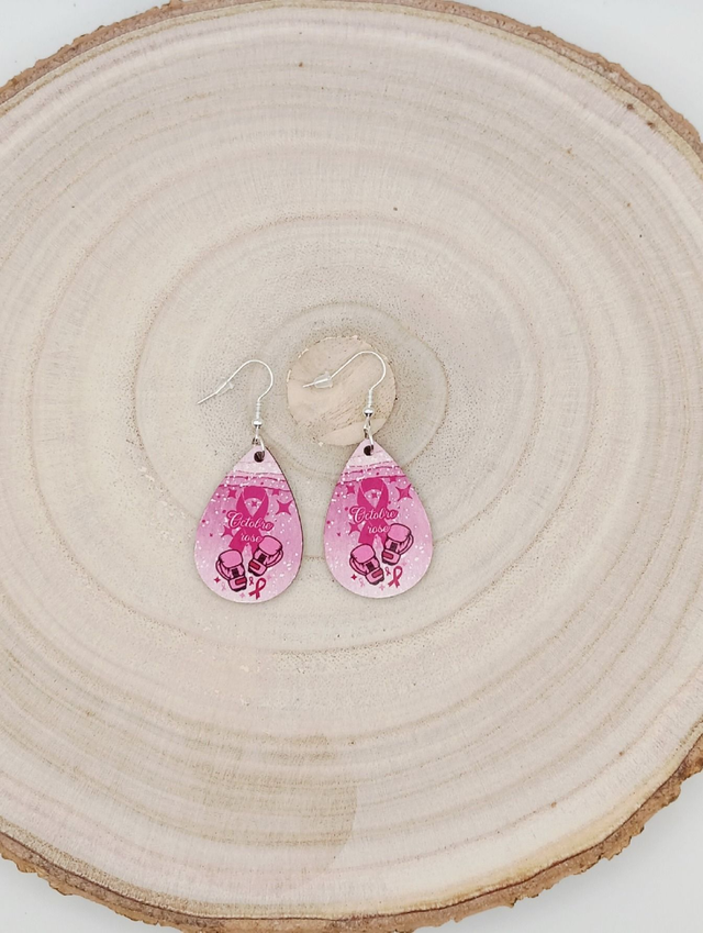 Boucle d&#039;oreilles larme sublimée &quot;Octobre rose gant de boxe &quot;  