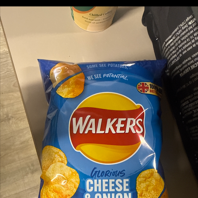 Walkers Cheese &amp; Onion