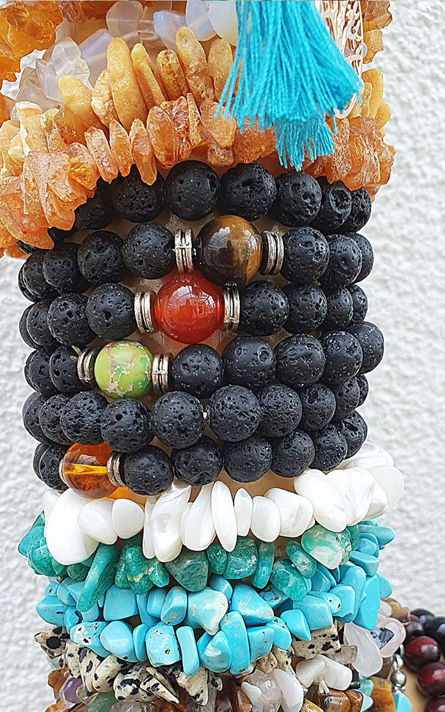 Armband programmiert als Strahlenschutz für Erwachsene, Lavastein in verschiedene Varianten.