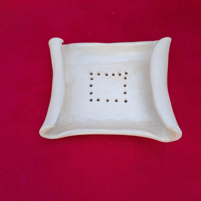 Mydelnička - biela