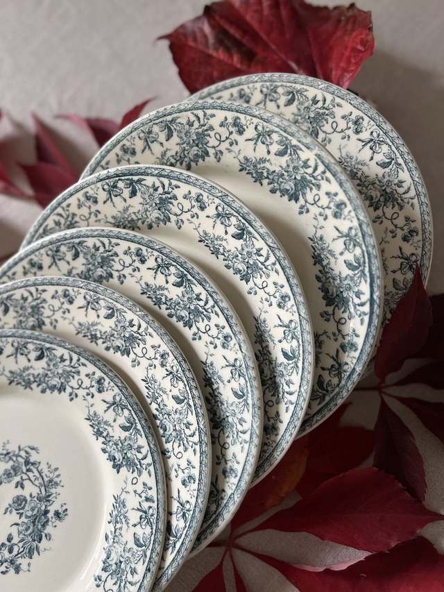 BOUQUETS DE ROSES - Suite de 6 assiettes plates signées Gien - Terre de Fer