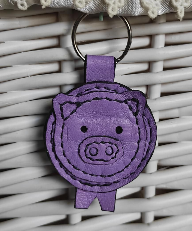 Porte clés cochon en cuir 