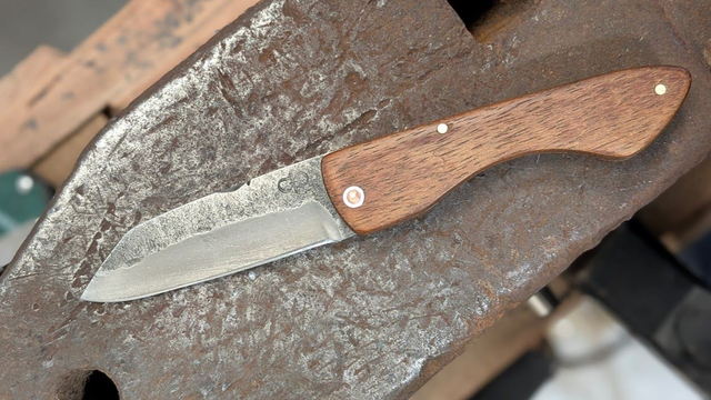 Réalisation d&#039;un couteau pliant en Solo