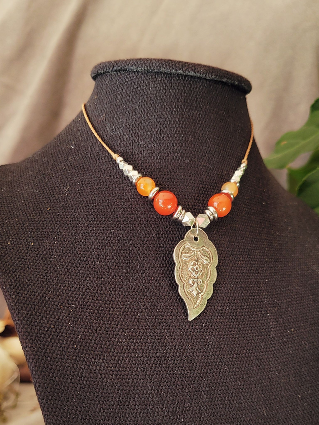 Feuille et cornaline