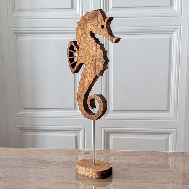 Hippocampe en acacia