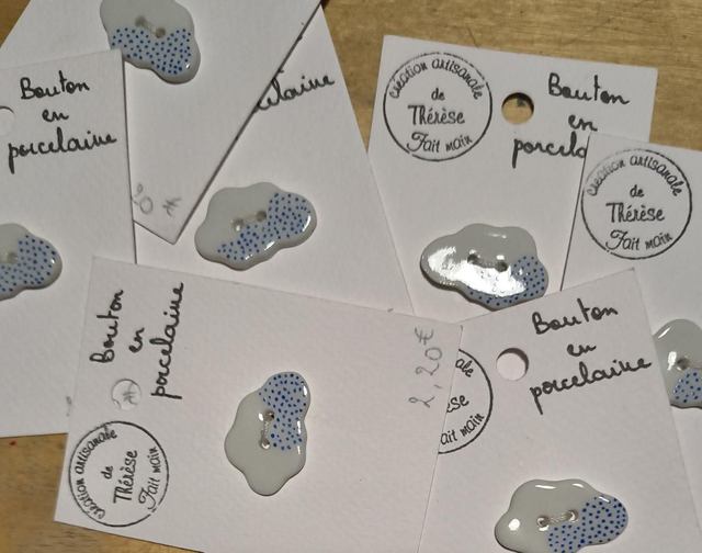 Bouton nuage Blc et bleu points 