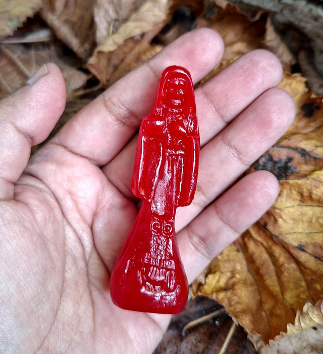 Statuette Santa Muerte rouge