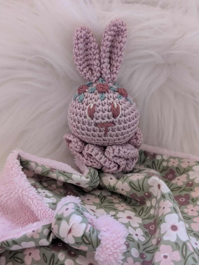Doudou lapin parme et vert