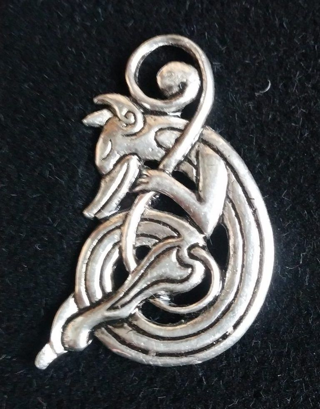 Pewter lapel pin - Sitting beast