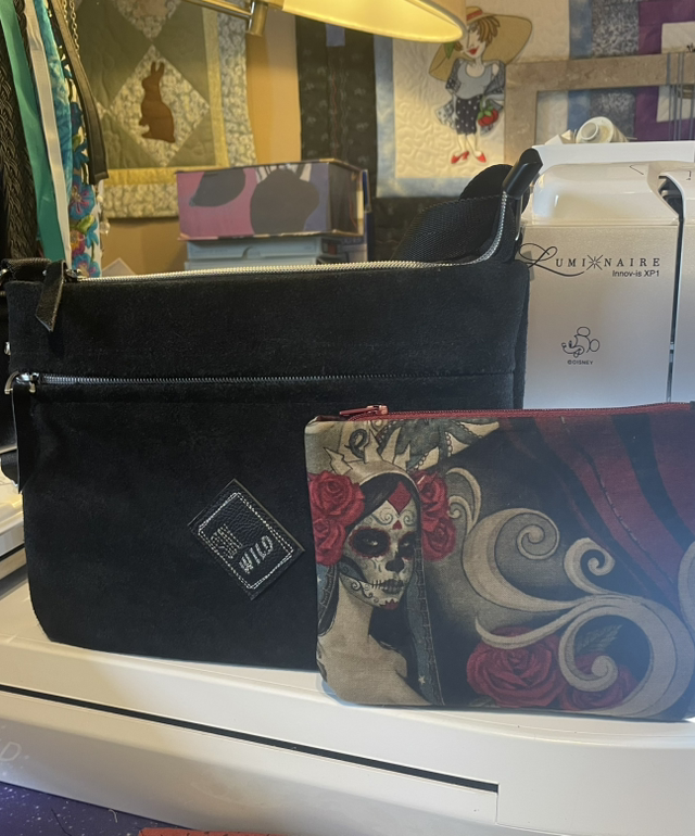 π THE ITALIAN JOB - Slimline Suede Bag - Stay Wild