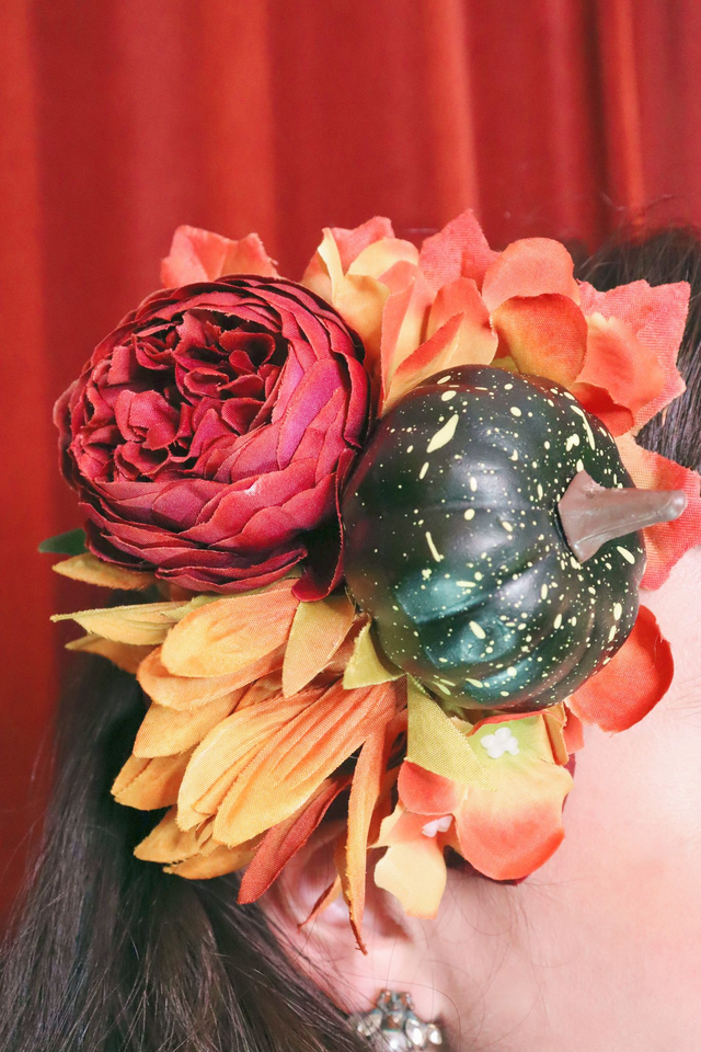 Hair flowers • L • Kabocha on leaves