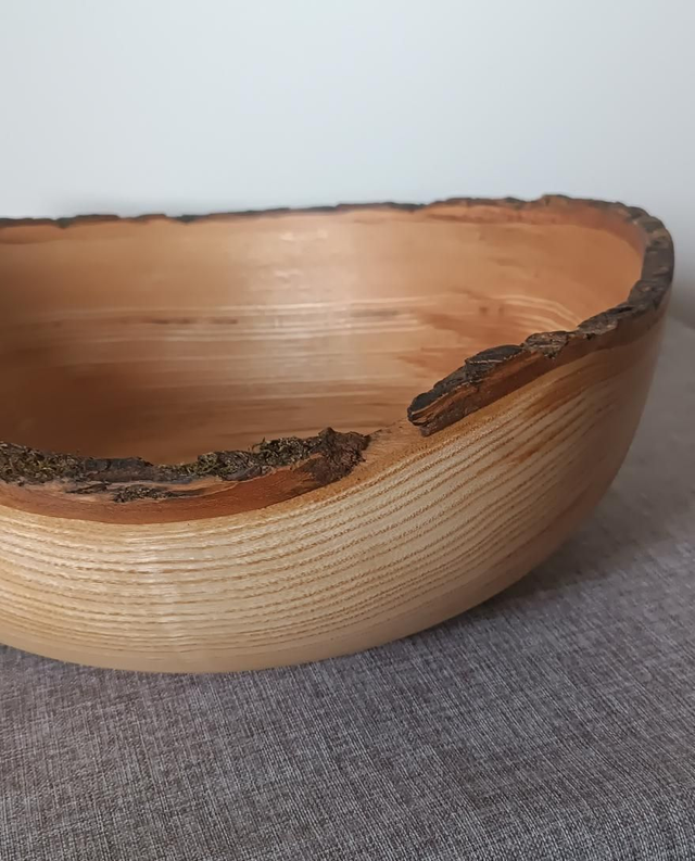 Saladier à écorce en frêne