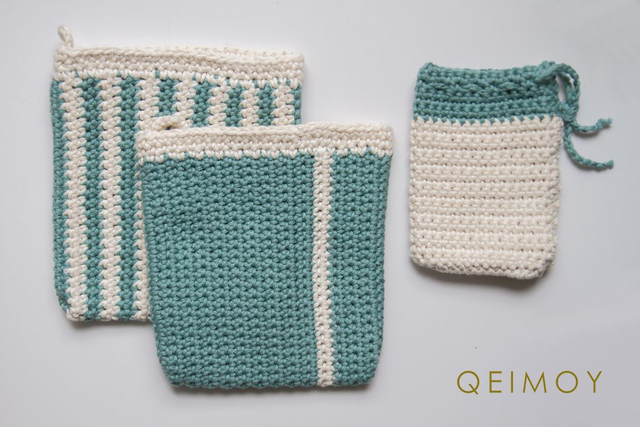 Beauty-set met 2 katoenen handgehaakte washandjes + zeepzakje