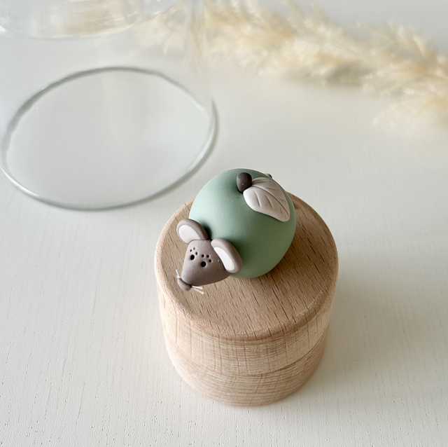 Boîte à dents en bois souris fan de pomme