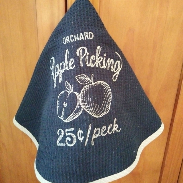 Torchon rond brodé &quot;Apple picking&quot;