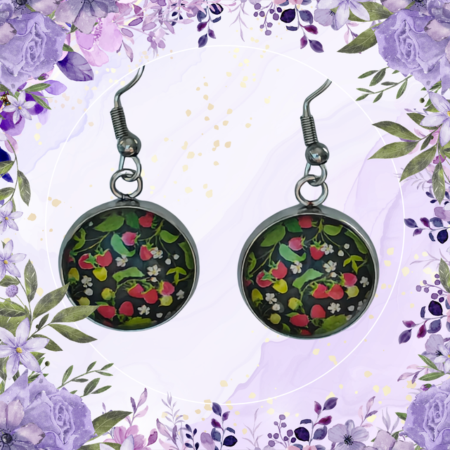 C - Mansikan mollukoita - tumma korvakorut 