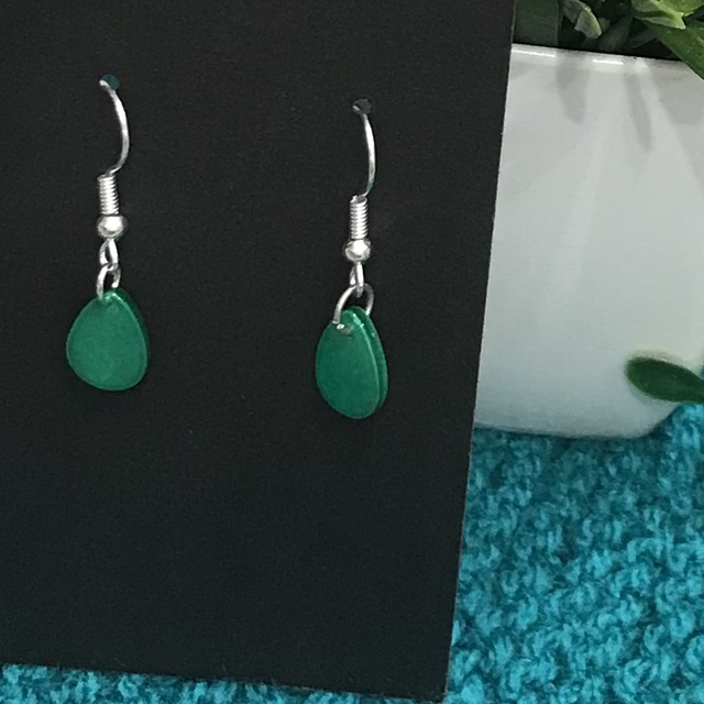 Green Dangling Earrings- GDE24
