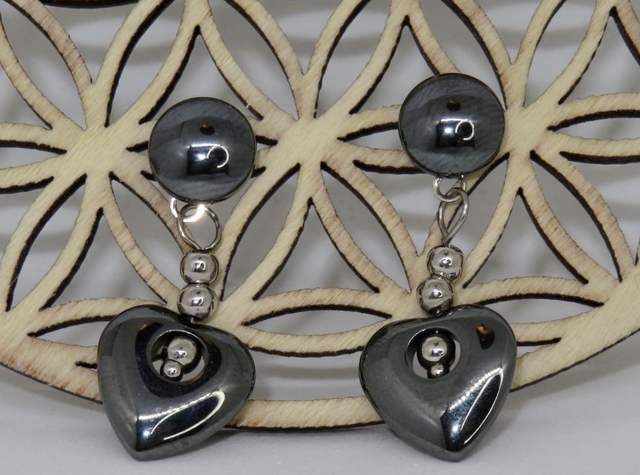 Boucle d'oreille pendante en Hématite cœur 