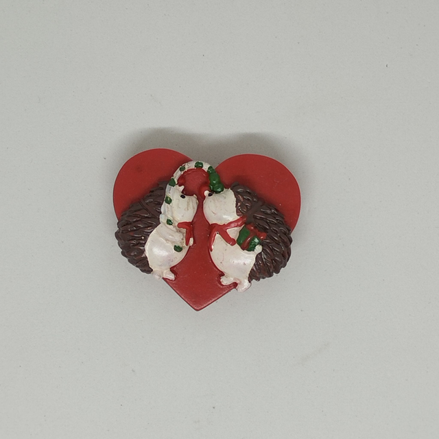 Deux hérisson sur cœur rouge