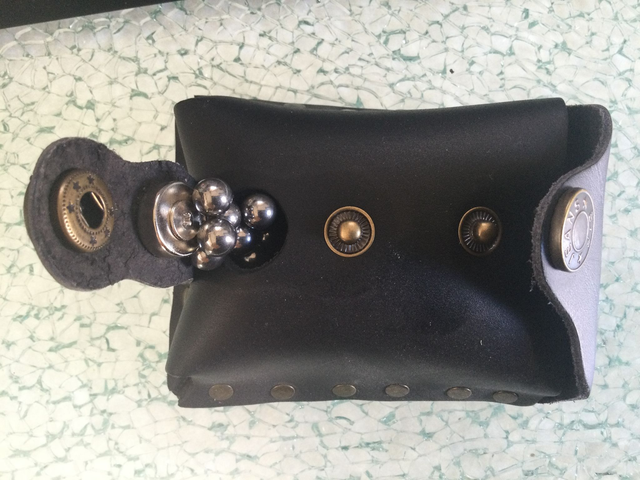 02P6 ... Distributeur bille faux cuir our ceinture Avec aimant pour billes acier 