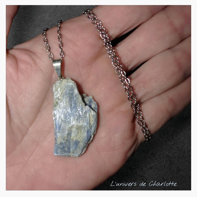 Pendentif "Cyanite" semi brut PN-510