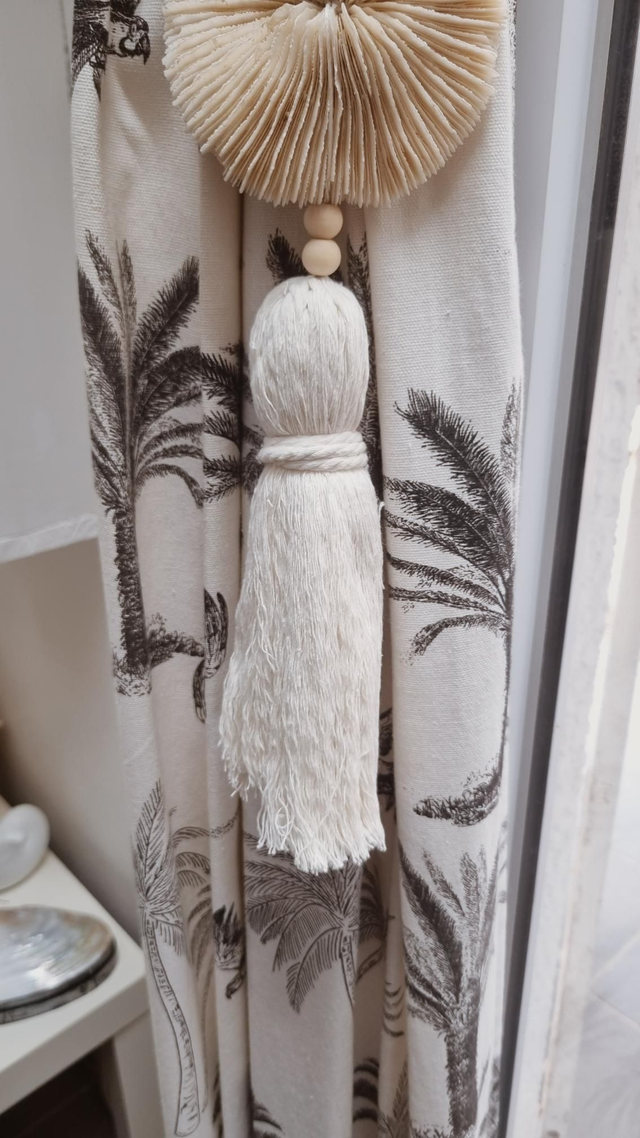 Embrasse corail - pompon beige