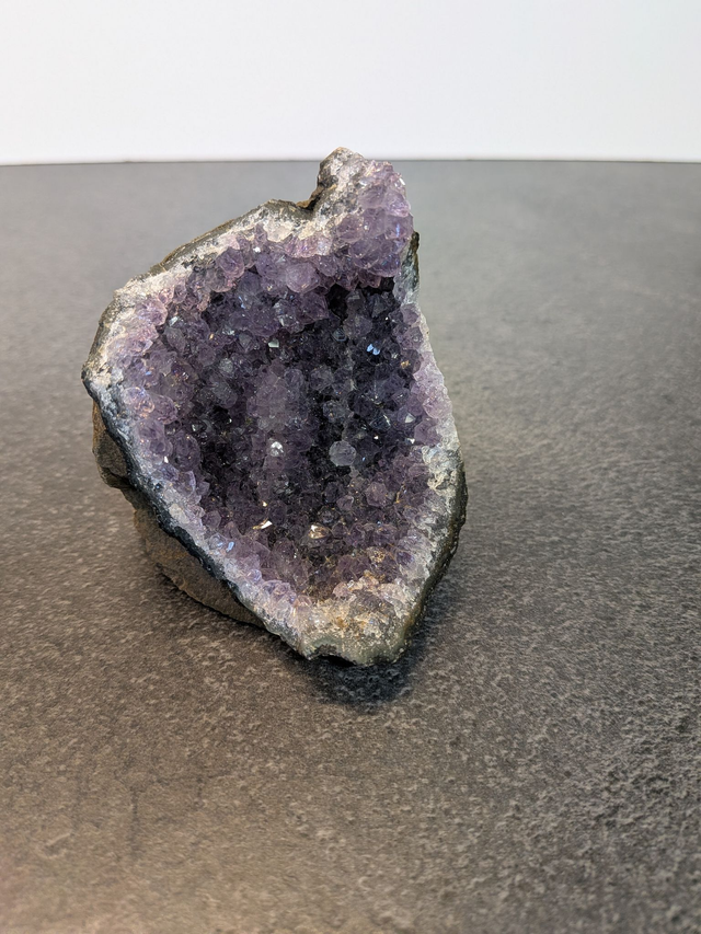 Amethyst cut base geode 321g 