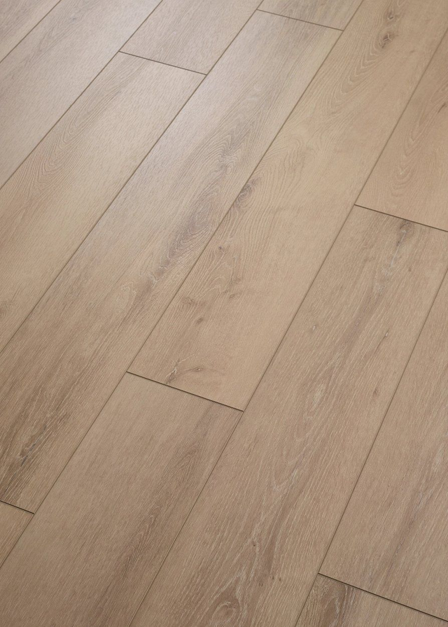 Alto 1220 mm x 181 mm Dikte 8.0 mm Geïntegreerde kurkonderlaag met ingekleurde v voegen 2.65 m2 per pak