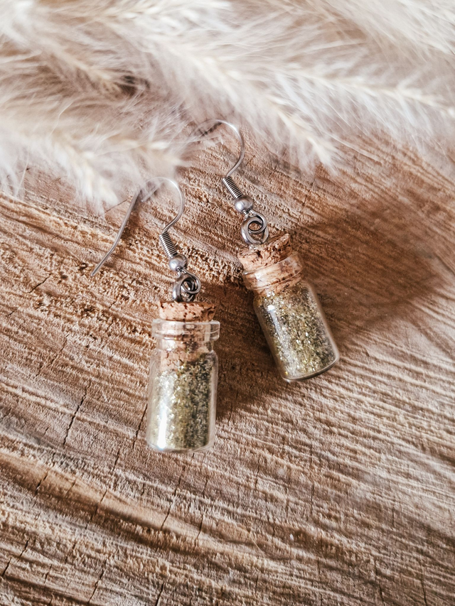 Boucles d'oreilles "Fioles pailletées" - Modèle doré clair