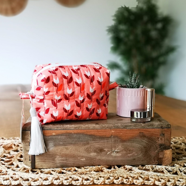 Cosmetic Bag Quilted - Tulip Floral