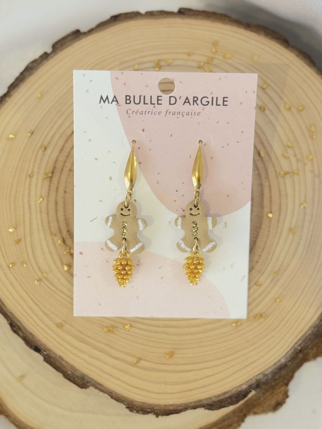 Bonhomme pain d&#039;épices pomme de pin 