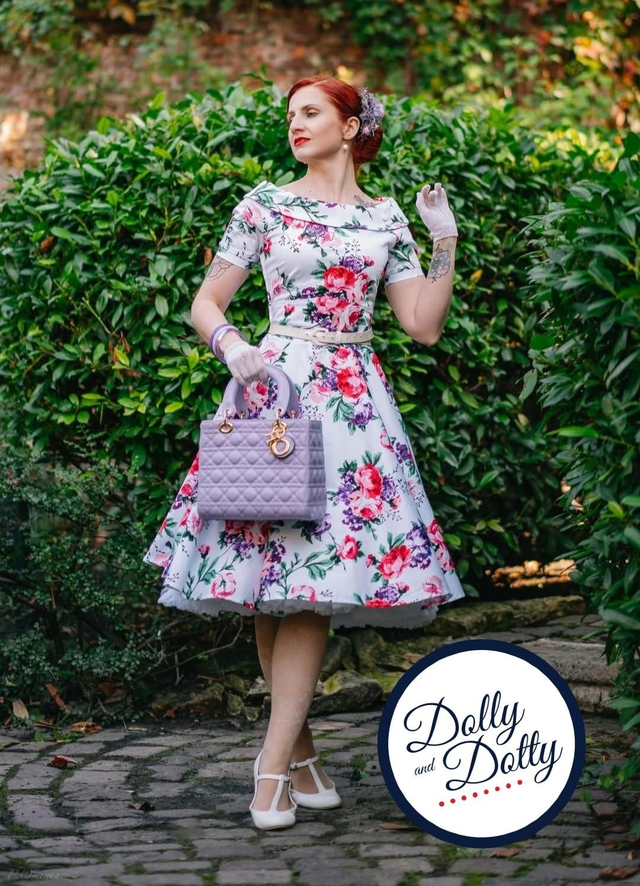 Robe Dolly Dotty Darlene Rétro Floral Swing in White T44