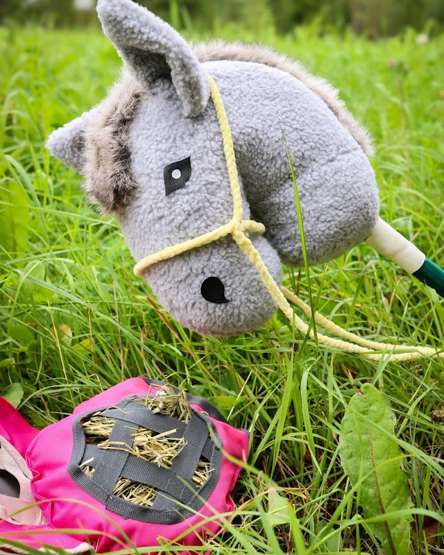 Keppihevosen heinätyyny -Soveltuu myös virikkeeksi mm. kaneille ja marsuille