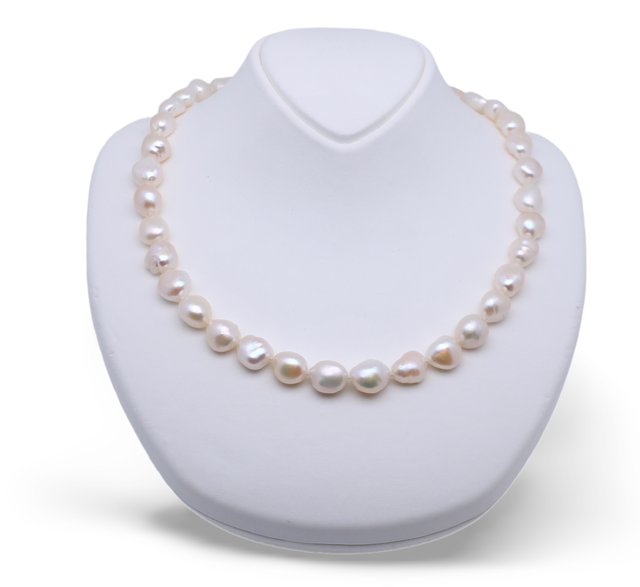 Handgeknüpfte Süßwasserperlenkette in natürlicher Eleganz - Karoline