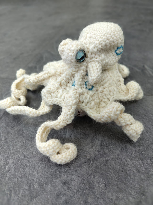 Pure Wool Octopus - Ghost