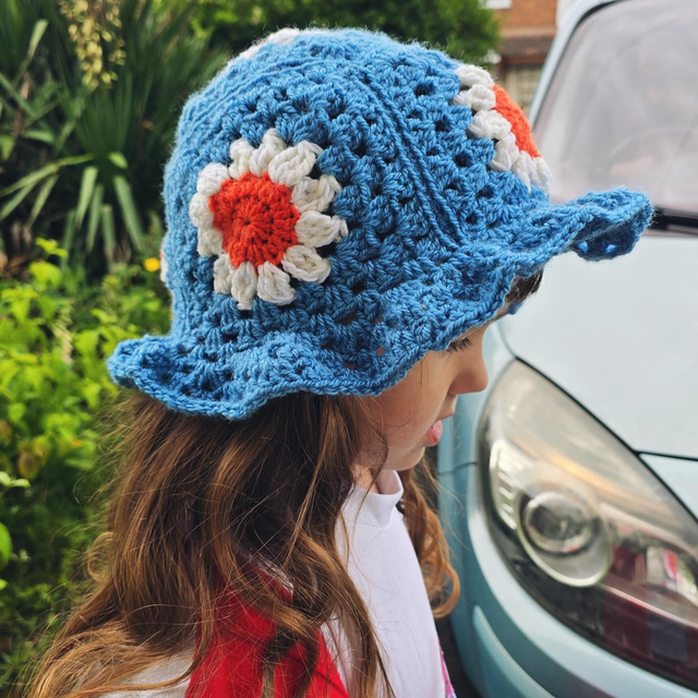 Daisy Bucket Hat 