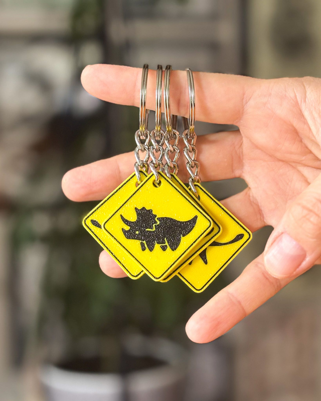 Brelok "Uwaga triceratops!"