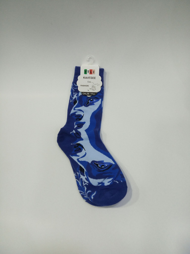 ΚΑΛΤΣΕΣ ΜΕ ΣΟΥΡΕΑΛΙΣΤΙΚΟ ΘΕΜΑ