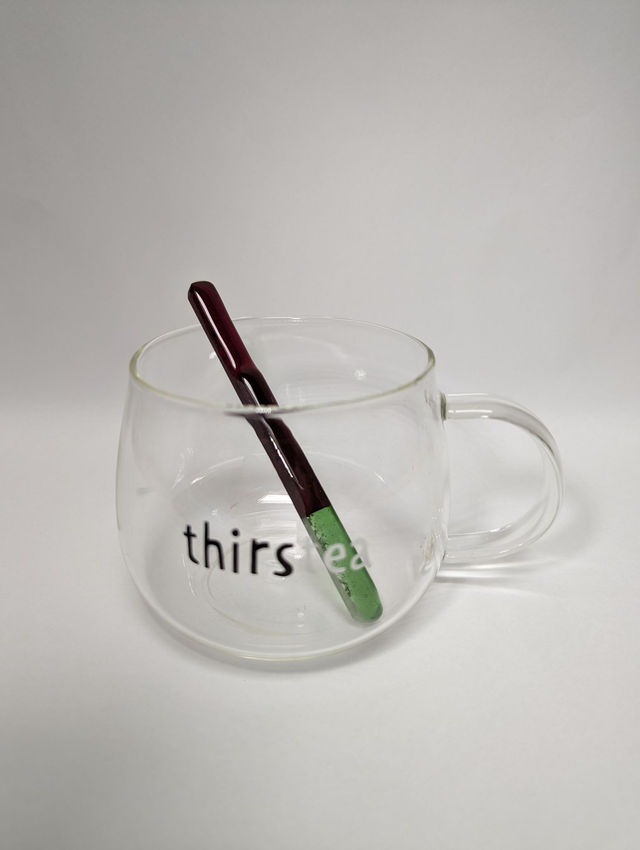 Touillette en verre rouge et vert