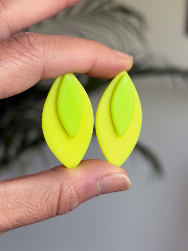 Candela amarillo neón