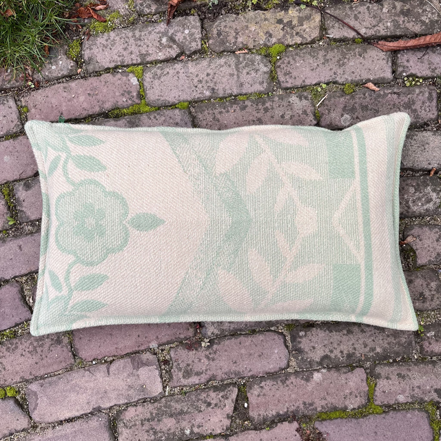 Dekenkussen met bloem