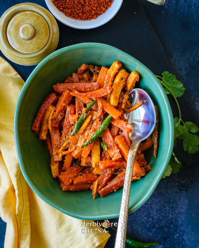 Carrot Pickle (Gajar nu Athanu) – (200gm)