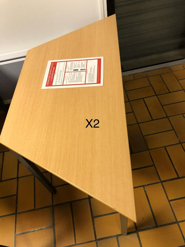 Table Trapèze